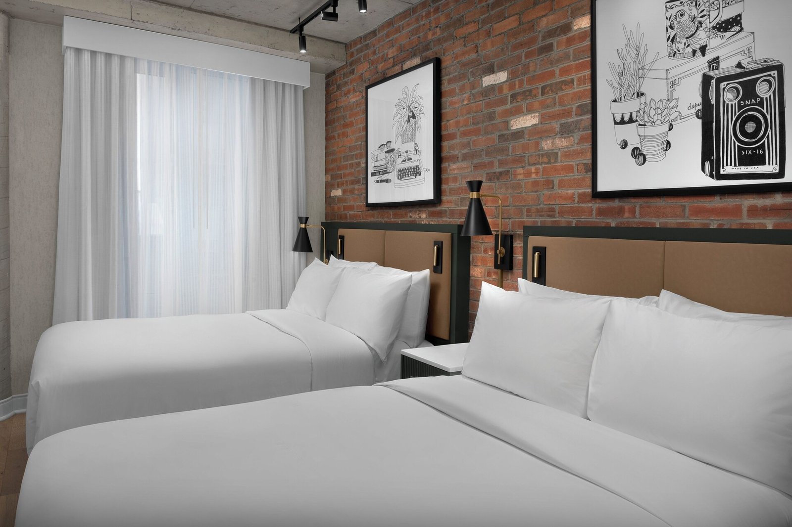 The Livingston Hotel — rooms