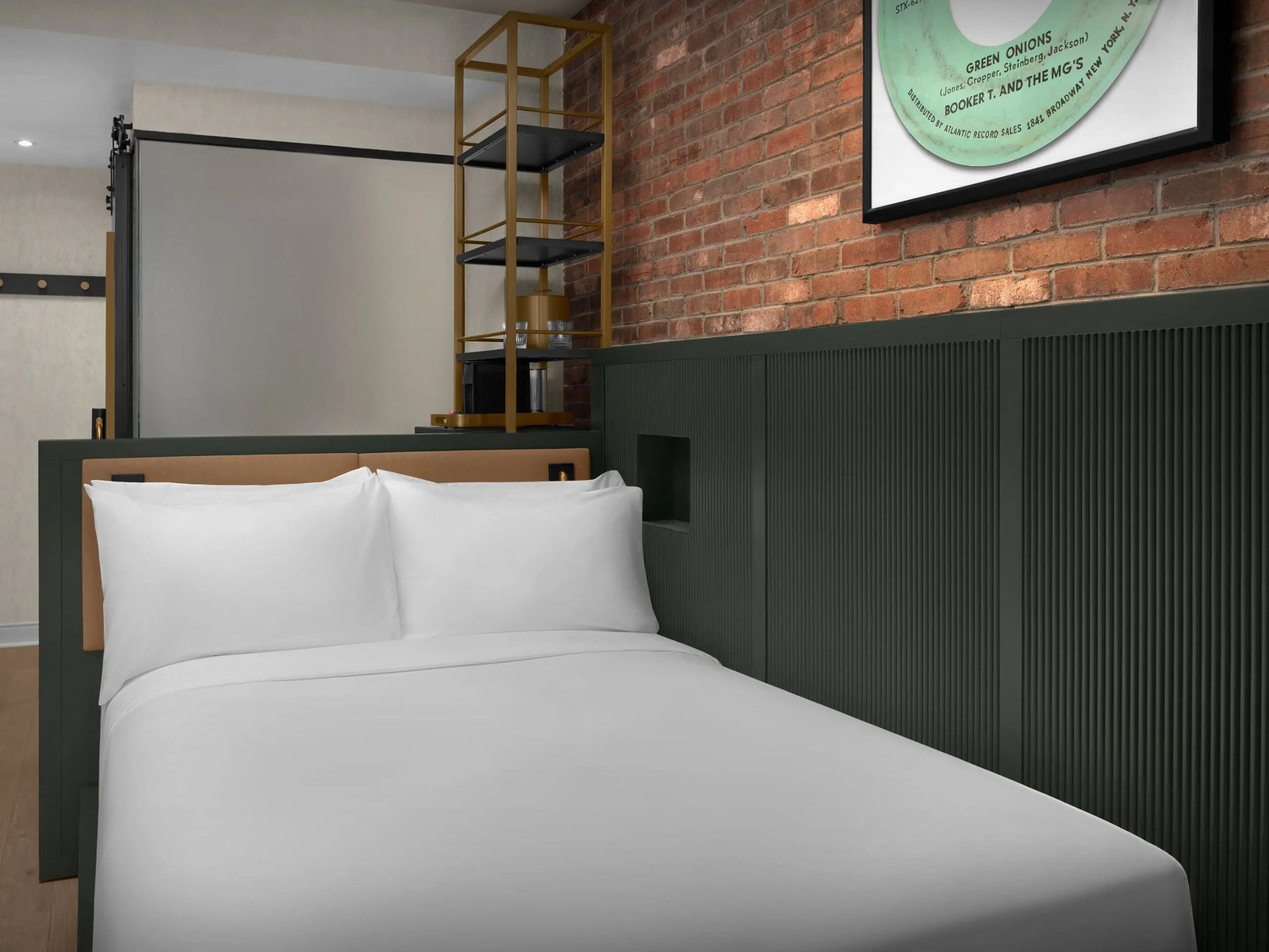 The Livingston Hotel — rooms