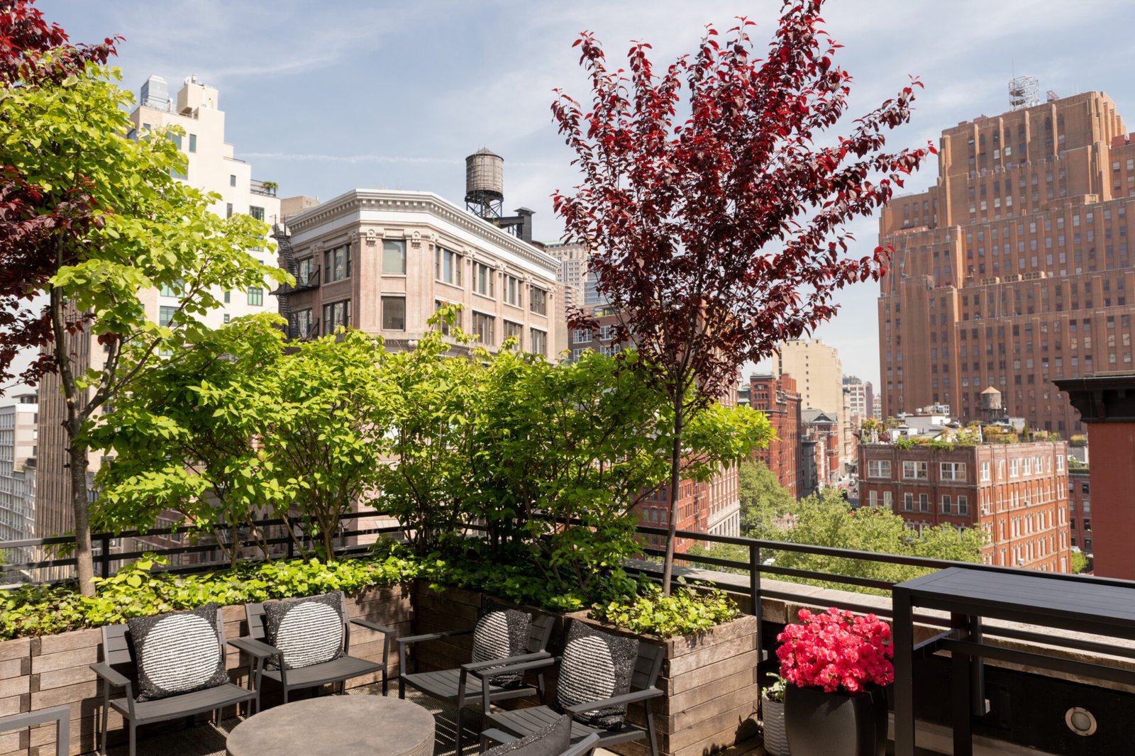 Smyth Tribeca — vibe