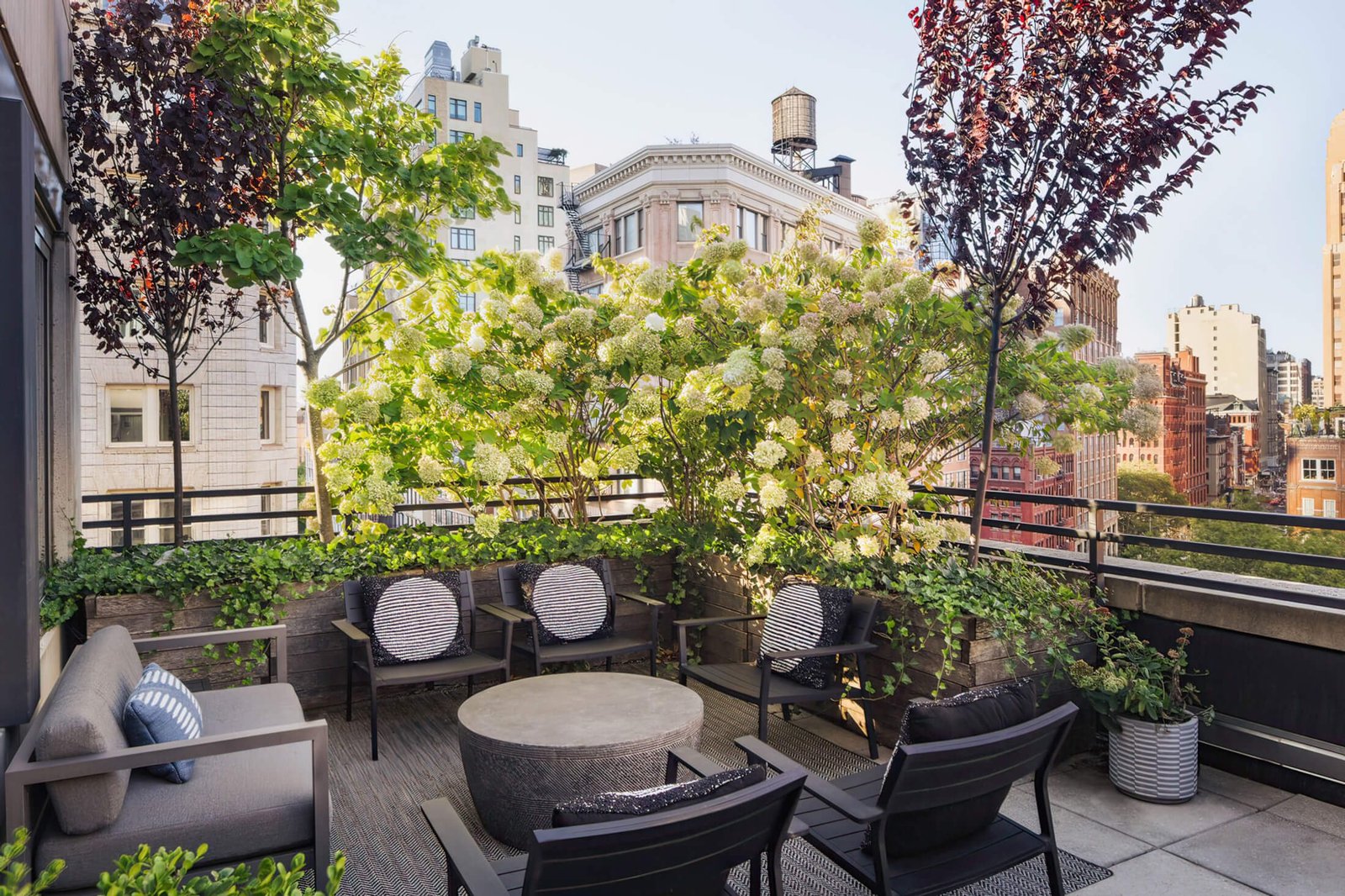 Smyth Tribeca — vibe