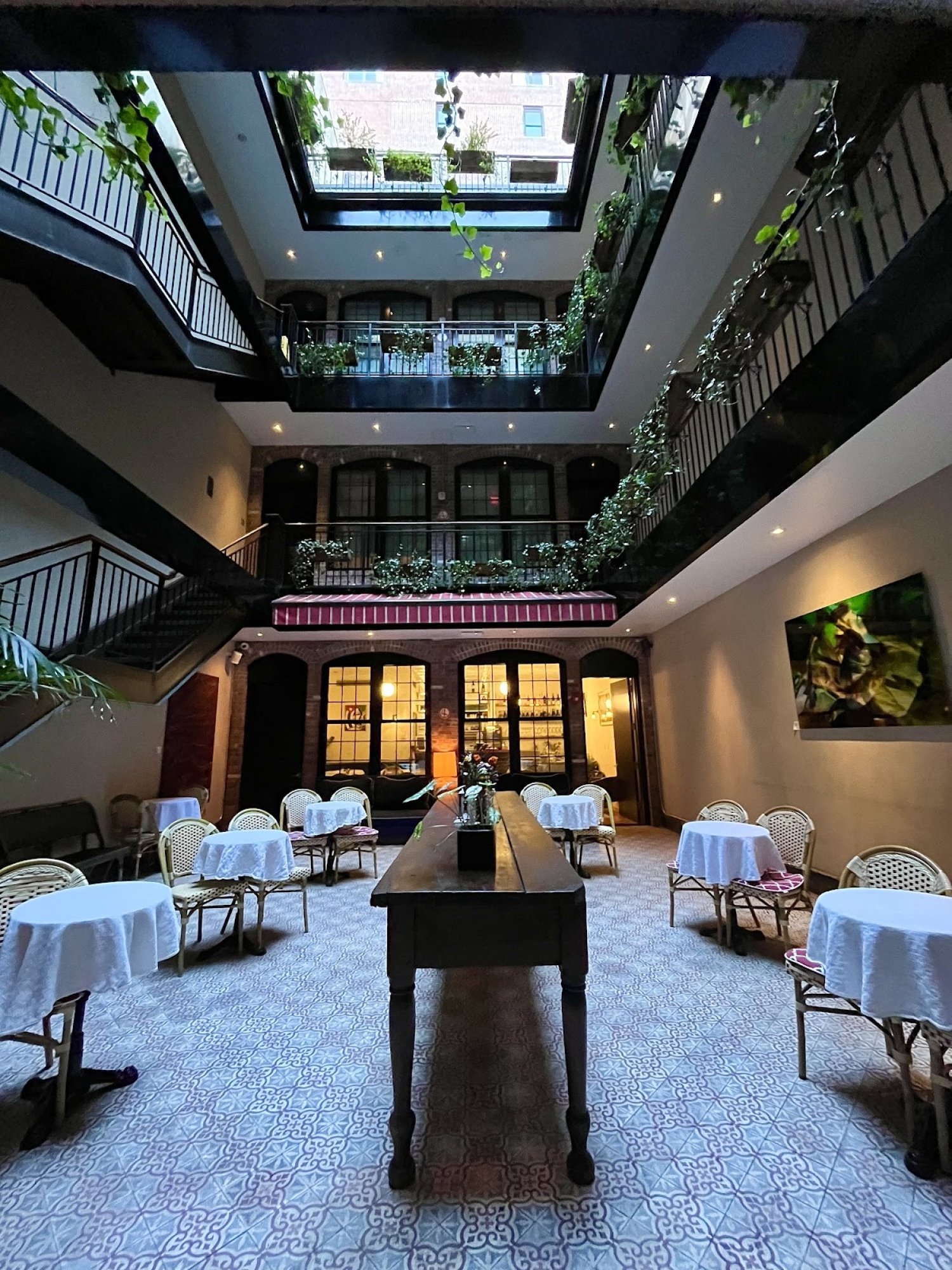 The Broome Hotel — eat & drink