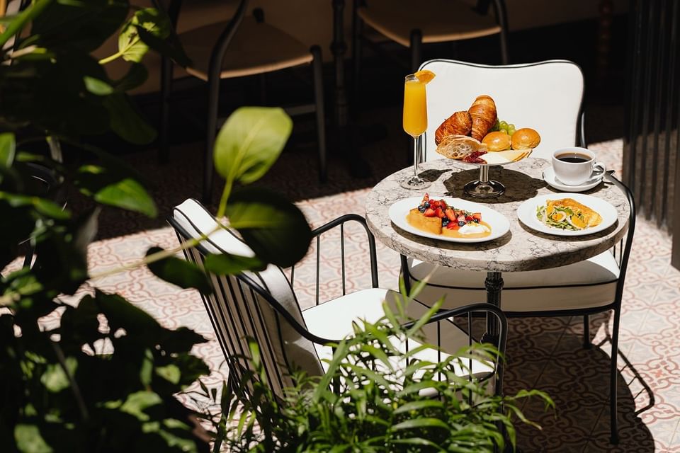 The Broome Hotel, the broome restaurant & bar