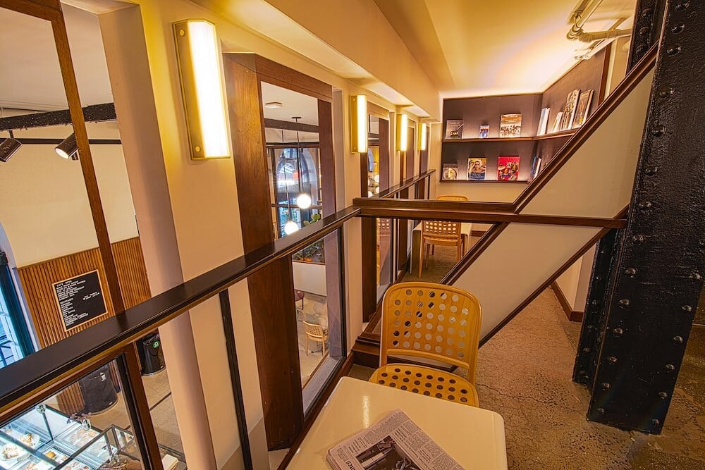 The Evelyn Hotel — vibe