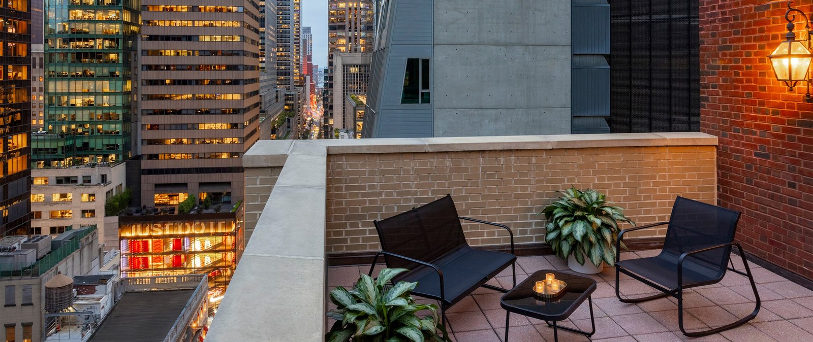 Omni Berkshire Place — vibe