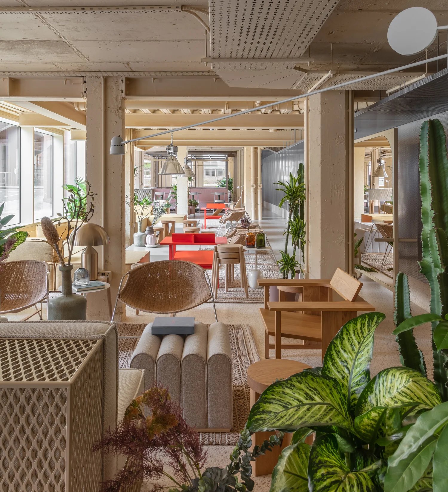 Locke at Broken Wharf — vibe
