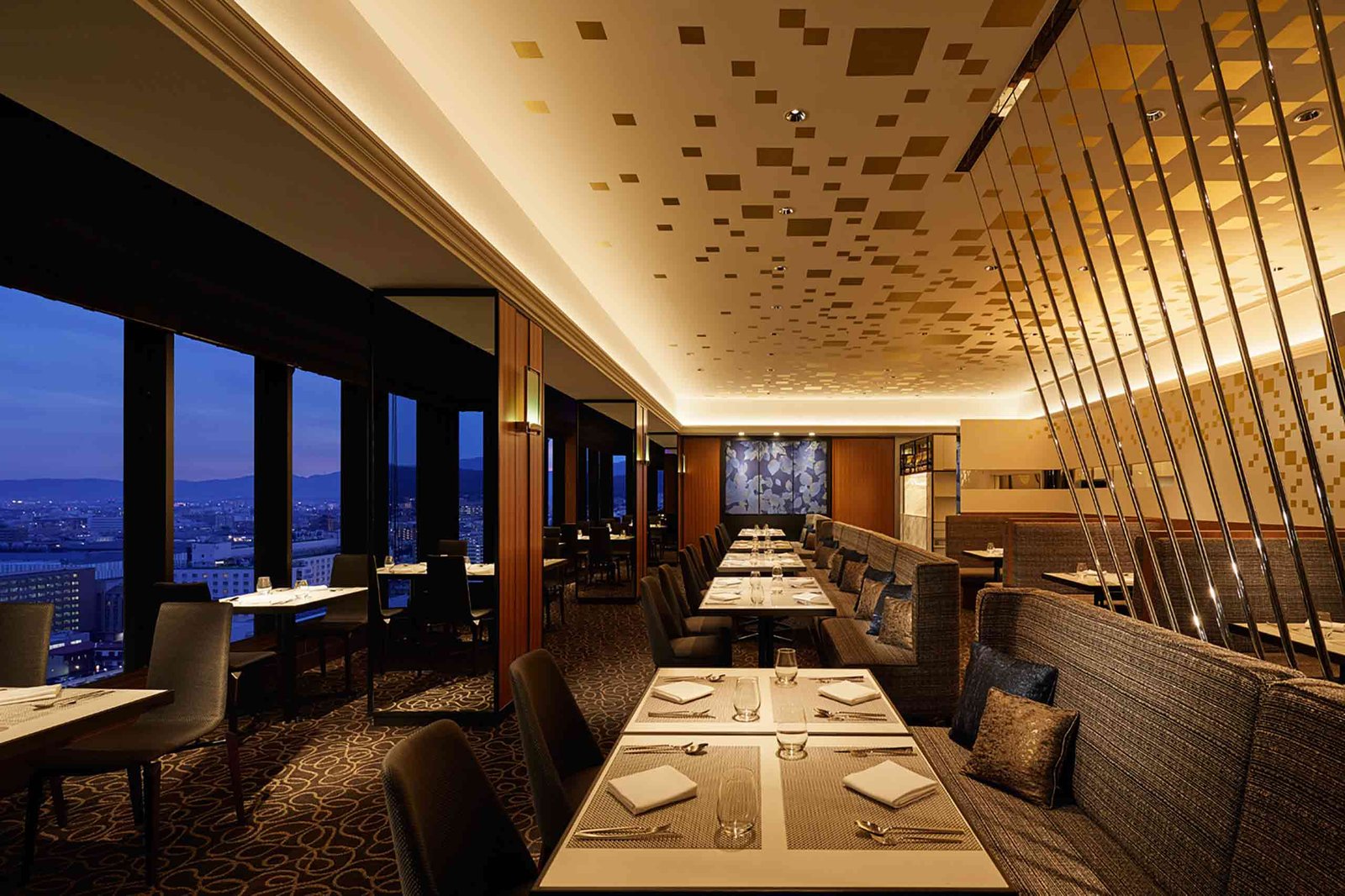 Hotel Granvia Kyoto, at the table