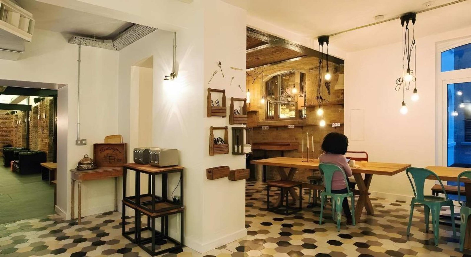 Wombat's City Hostel London — eat & drink