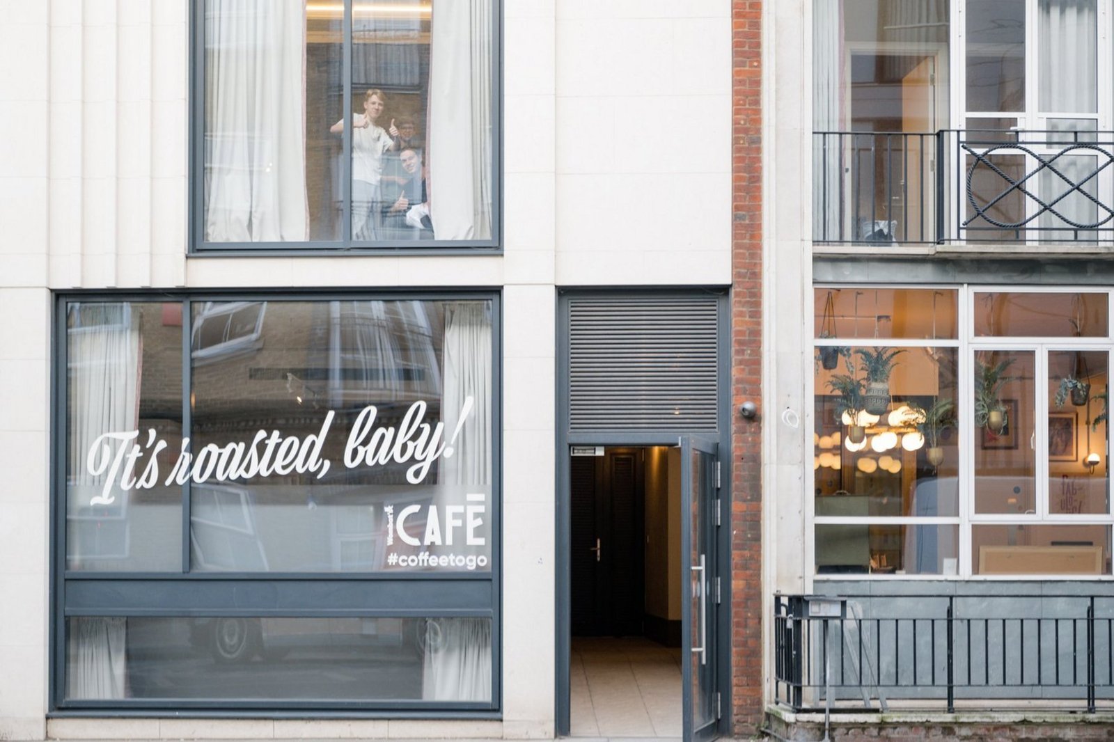 Wombat's City Hostel London — eat & drink