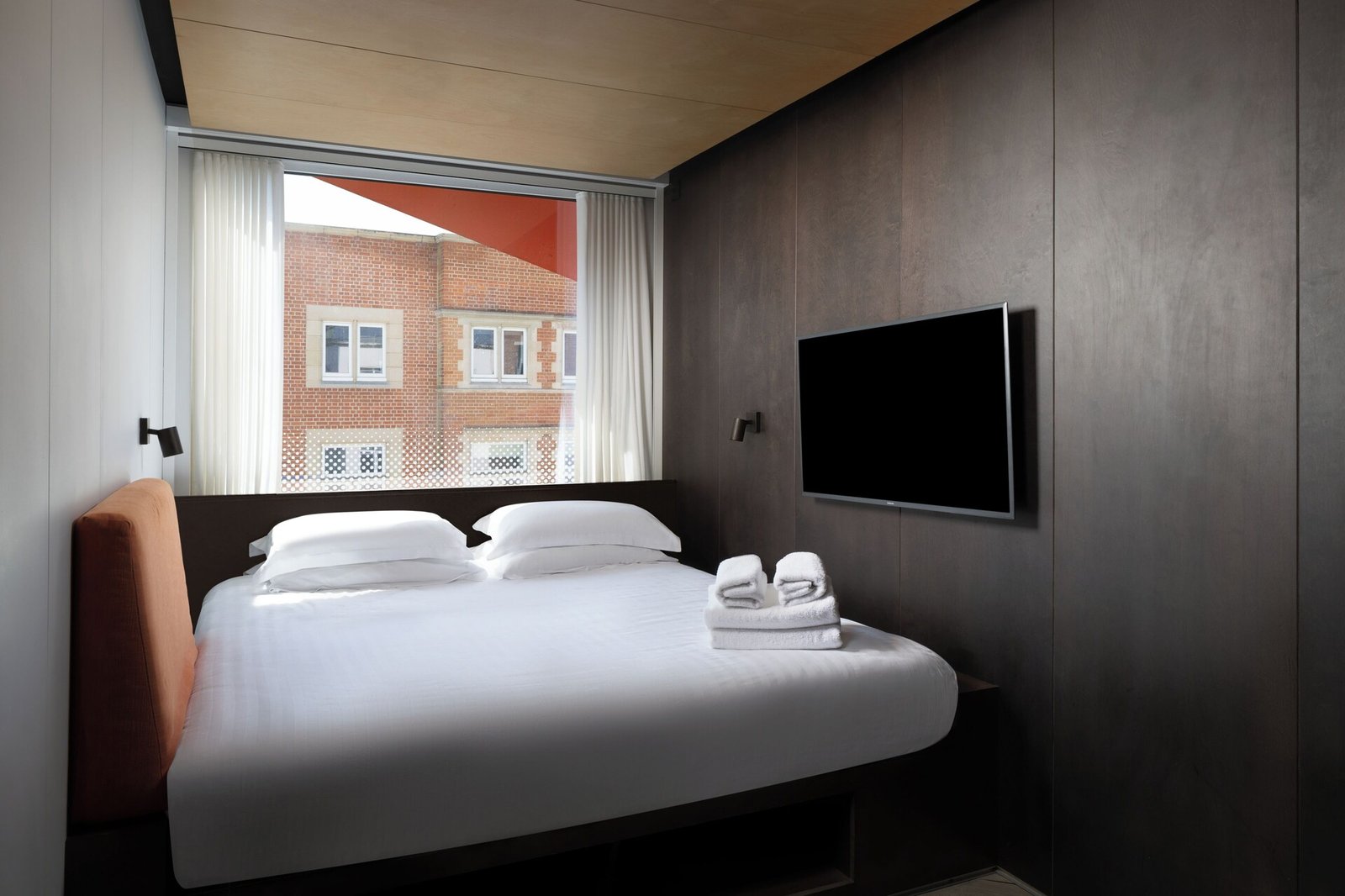 Stow Away Waterloo — rooms