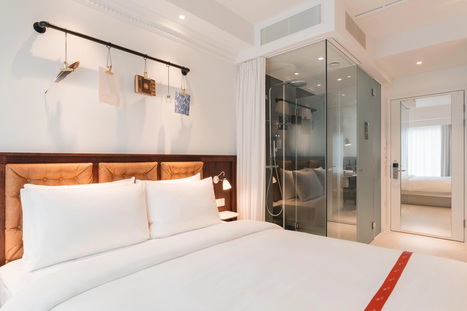 Ruby Stella Hotel London by IHG — rooms