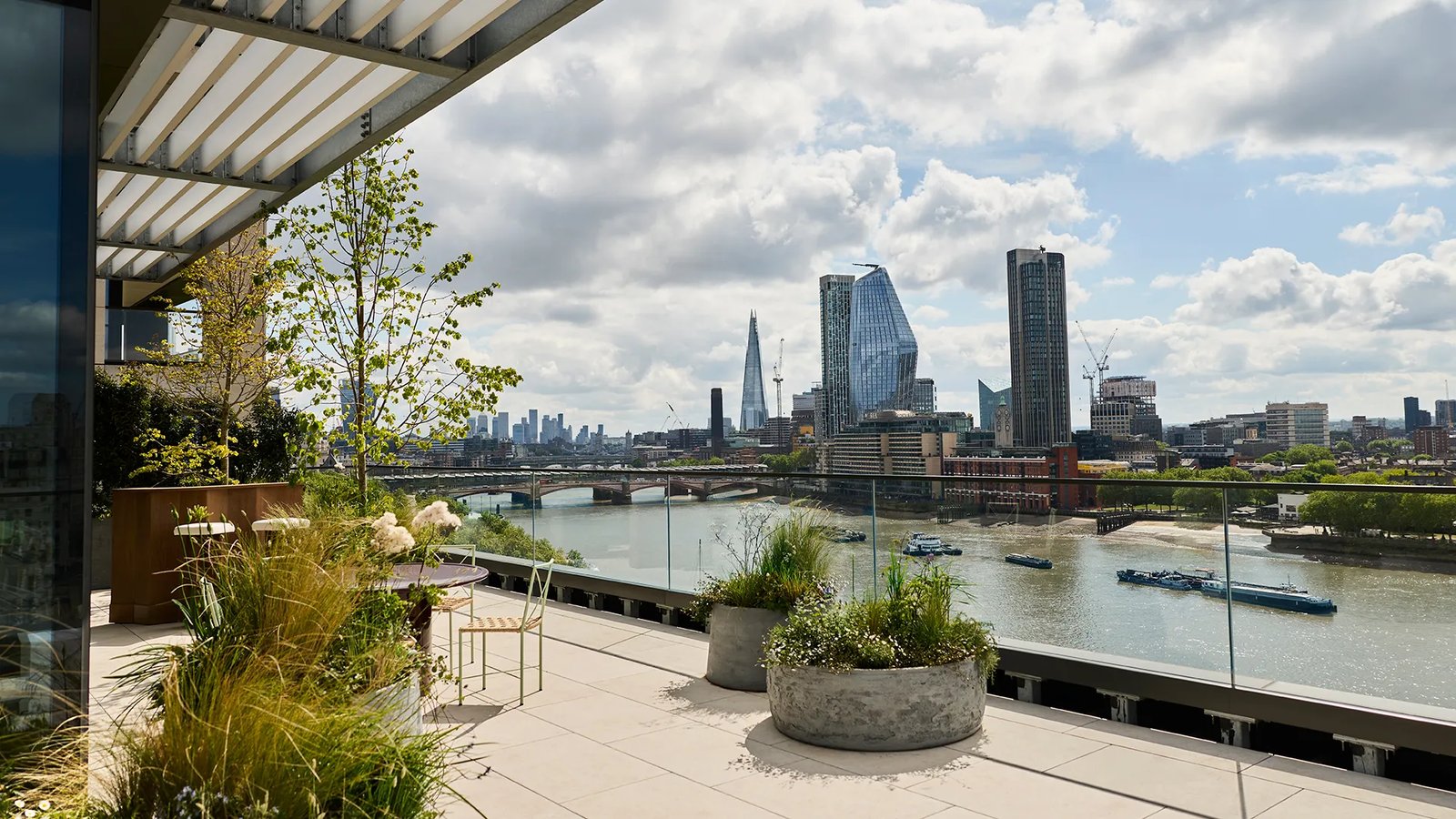 St. Clement, 180 The Thames — vibe
