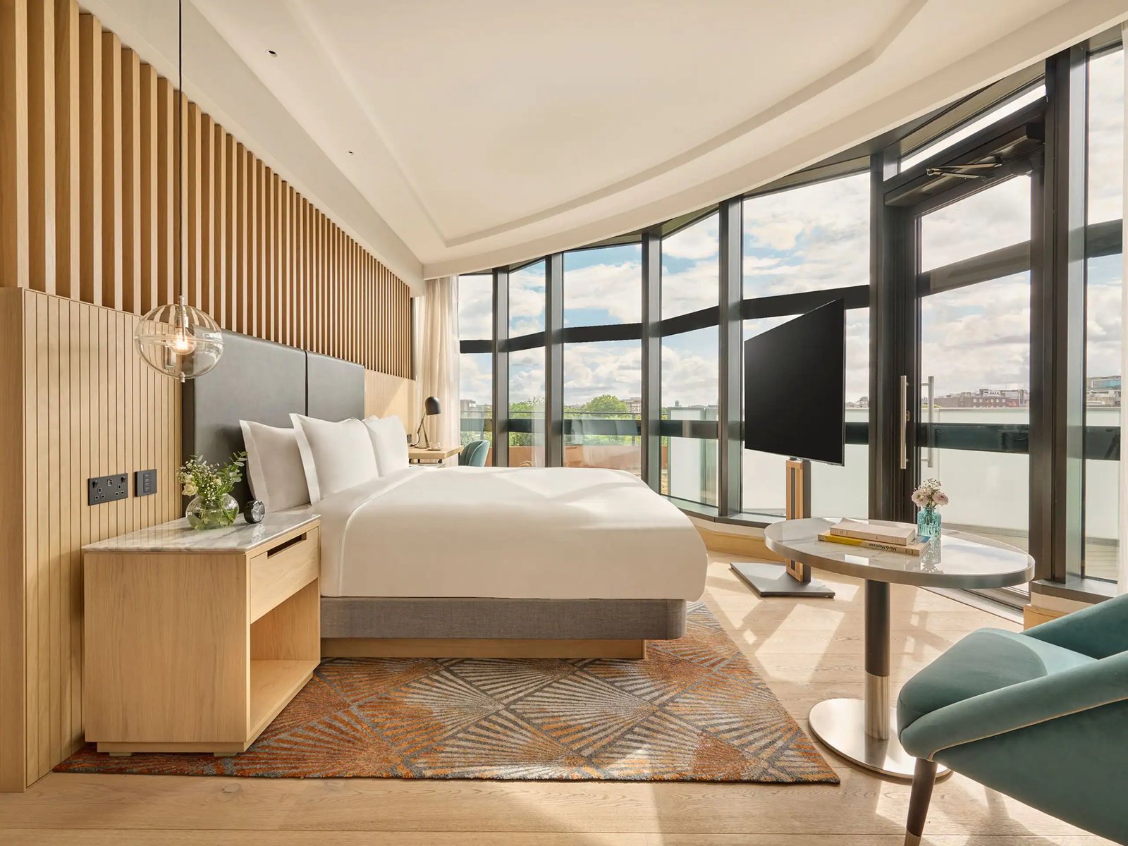 Hyatt Regency London Olympia — rooms