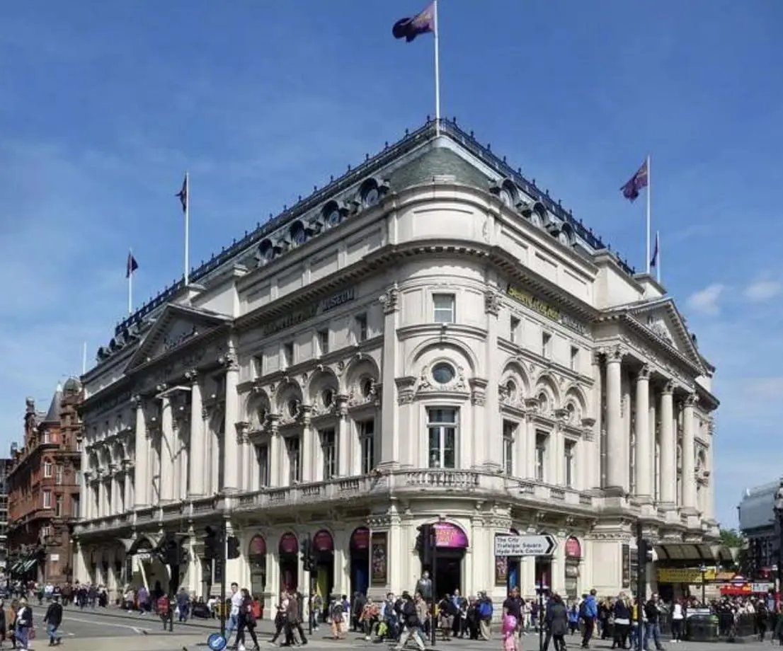 Zedwell Capsule Hotel Piccadilly Circus — backstory