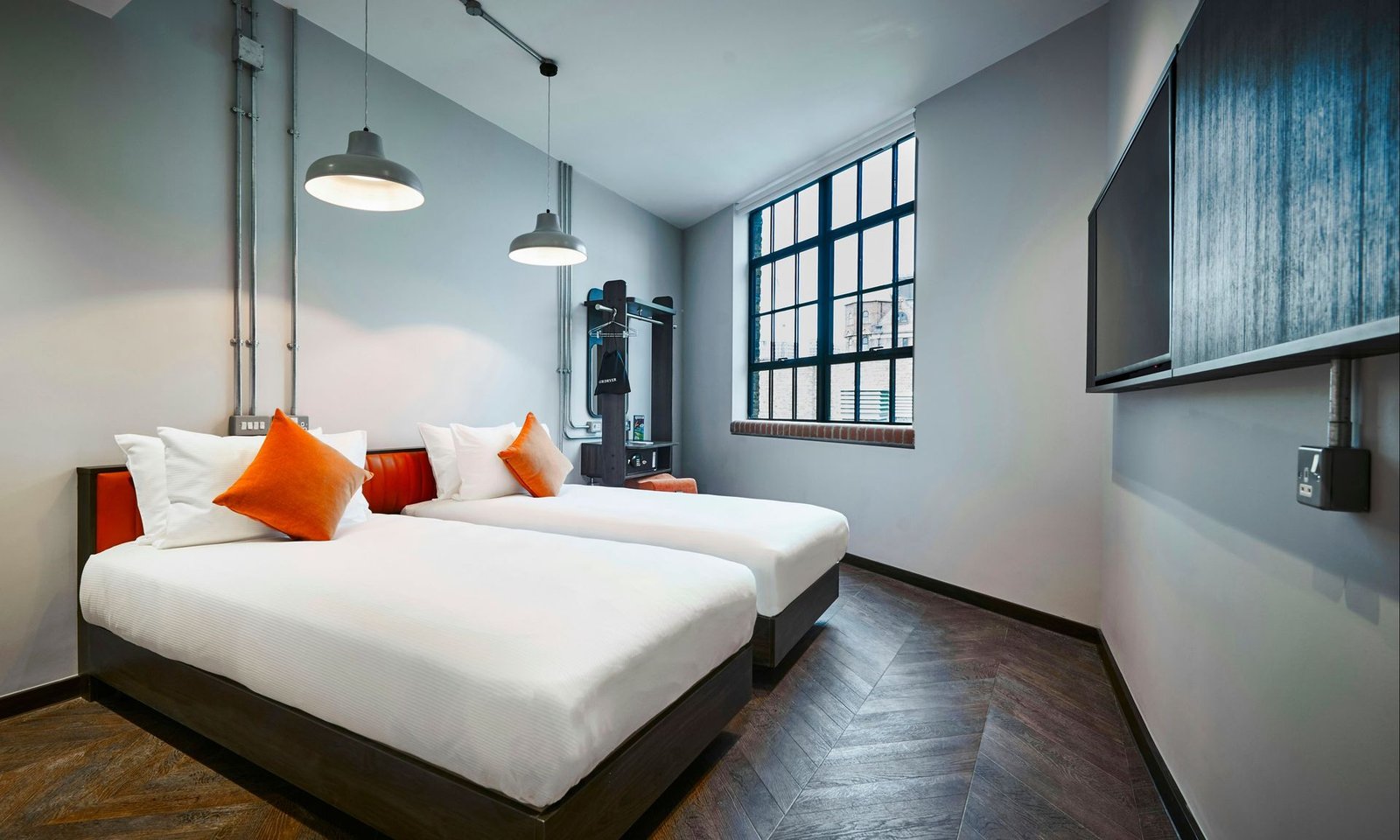 New Road Hotel — rooms