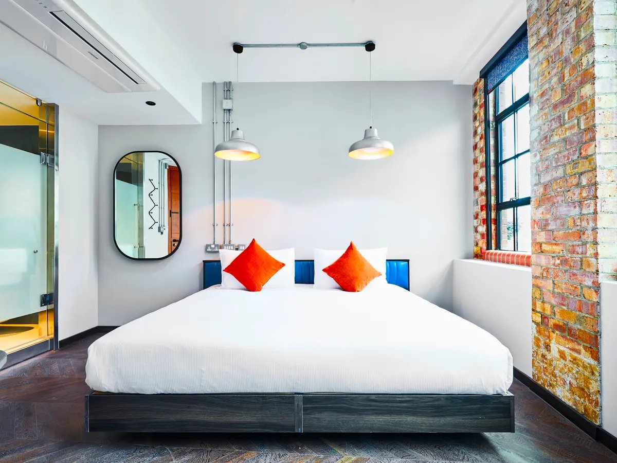 New Road Hotel — rooms