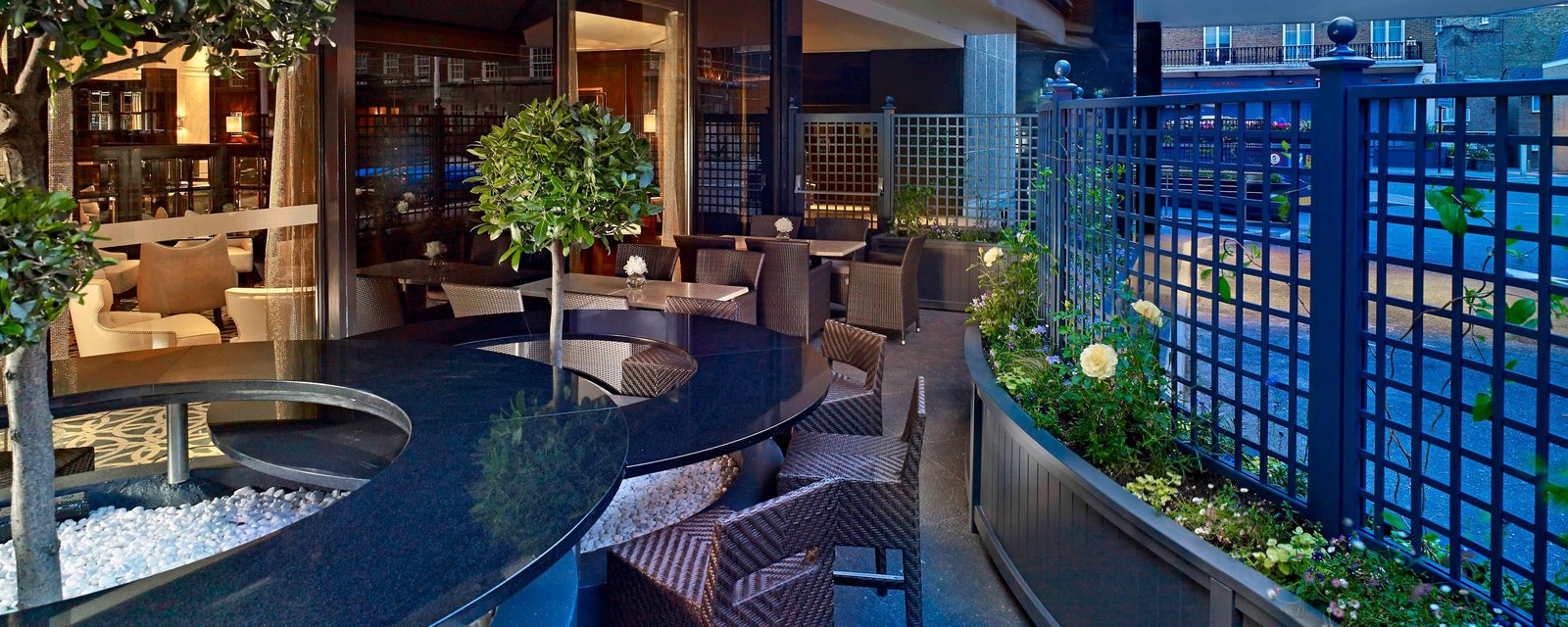 The Park Tower Knightsbridge, a Luxury Collection Hotel, London, the hyde bar & cigar terrace