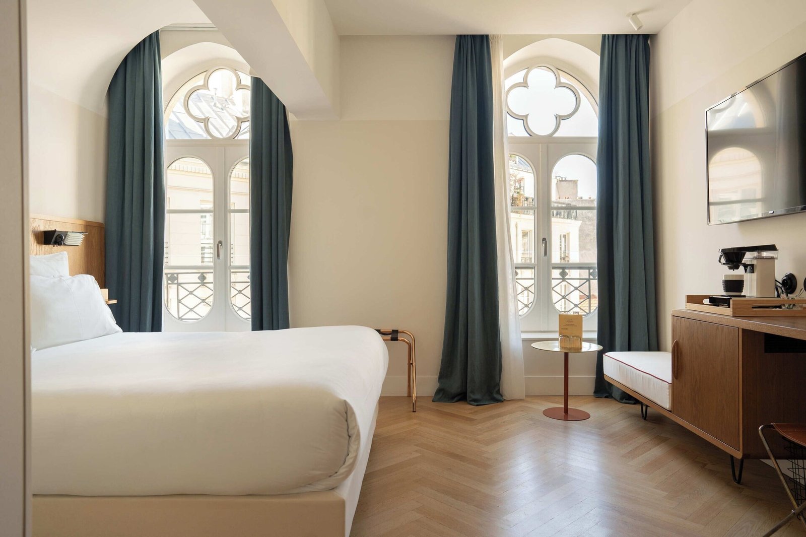Hotel du Sentier — rooms