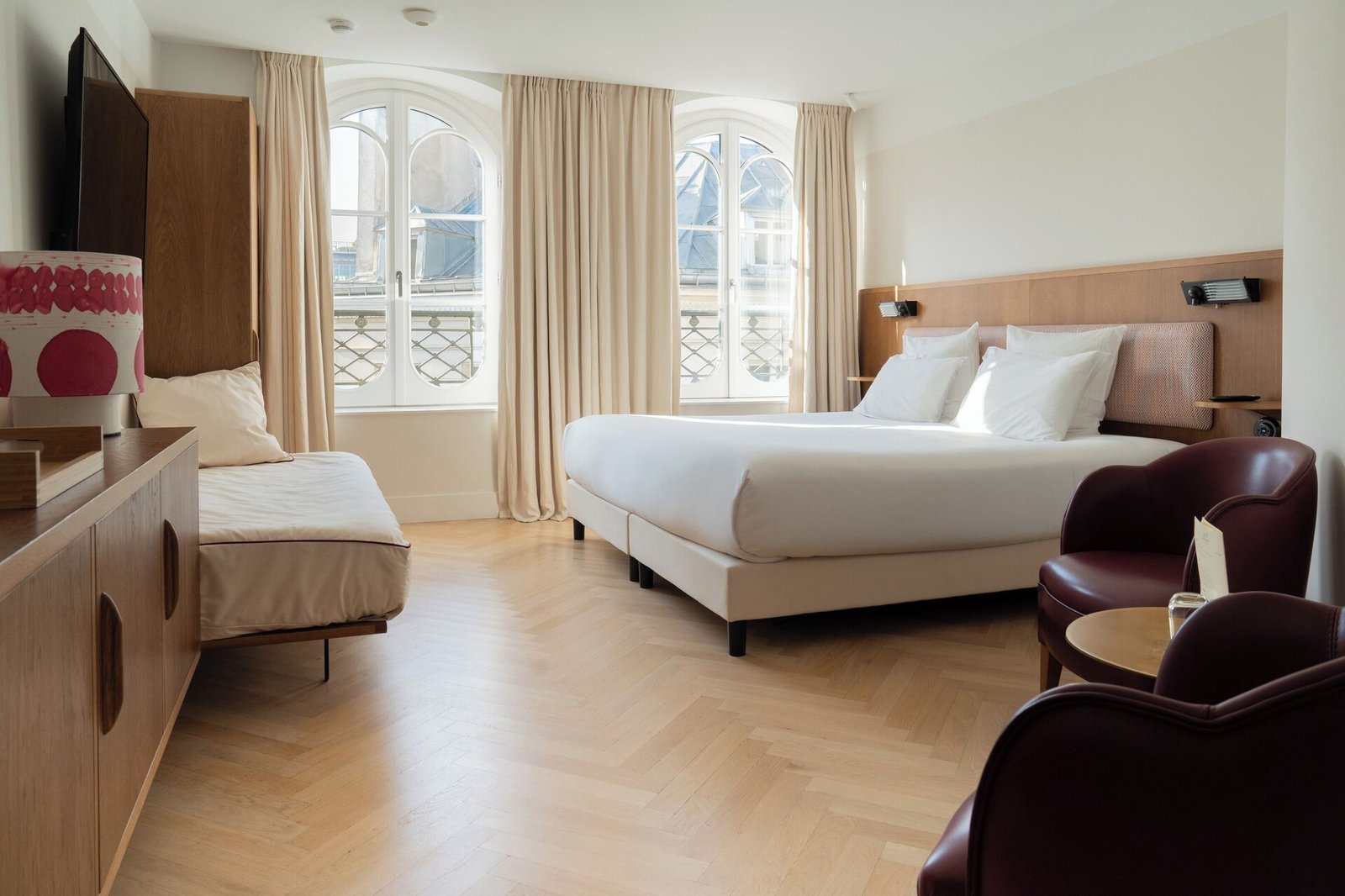 Hotel du Sentier — rooms