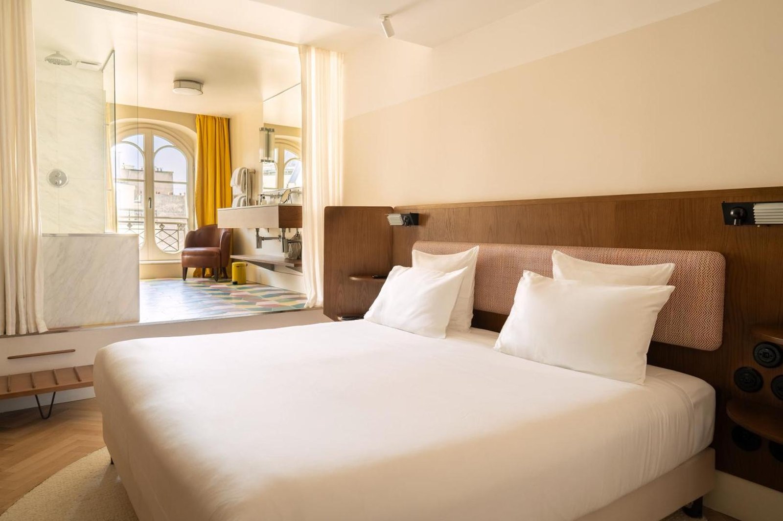 Hotel du Sentier — rooms