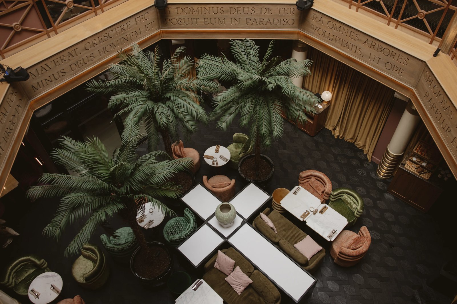 Boudoir des Muses Hotel — eat & drink