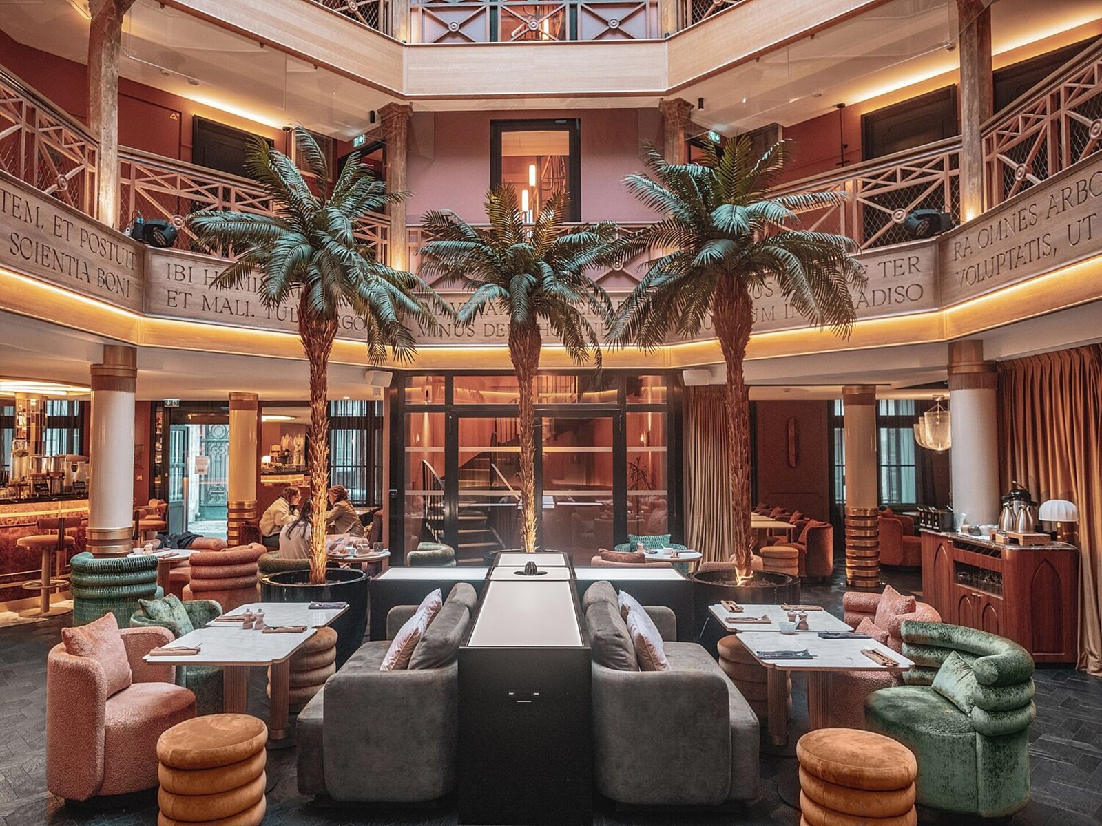 Boudoir des Muses Hotel — eat & drink
