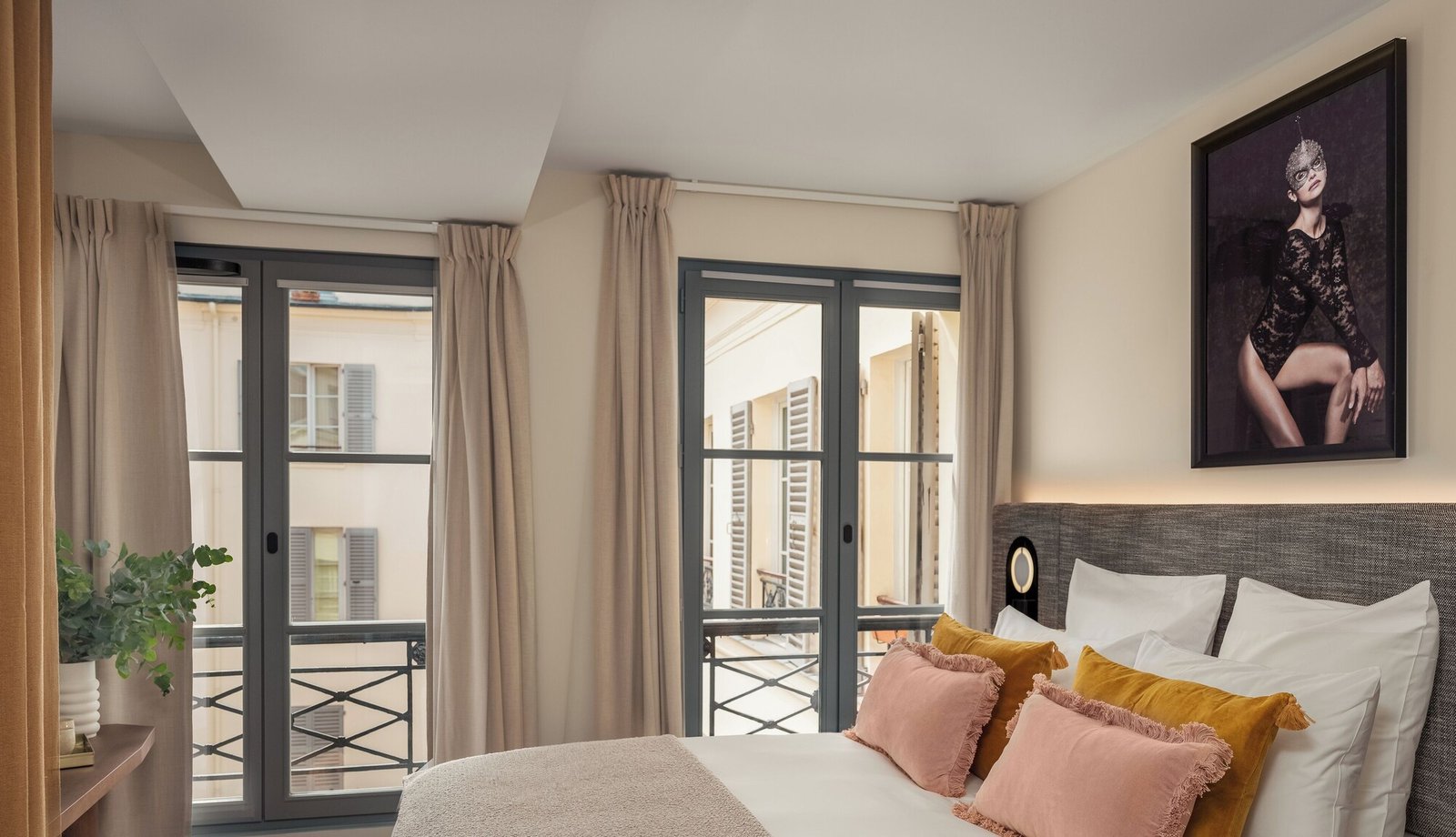 Boudoir des Muses Hotel — rooms