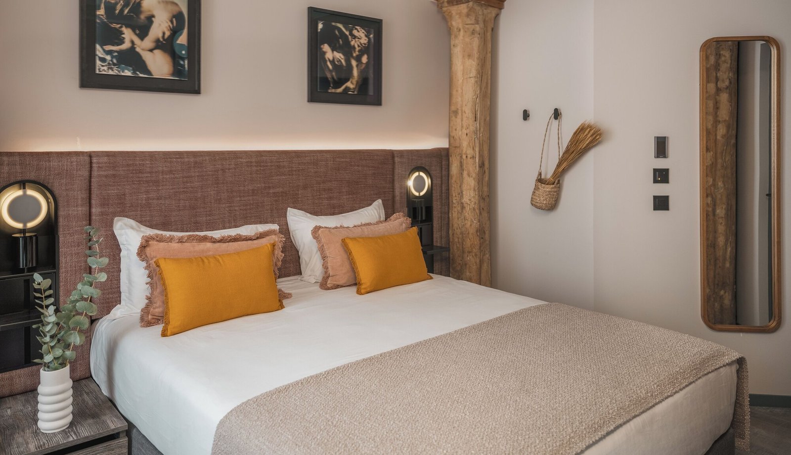 Boudoir des Muses Hotel — rooms