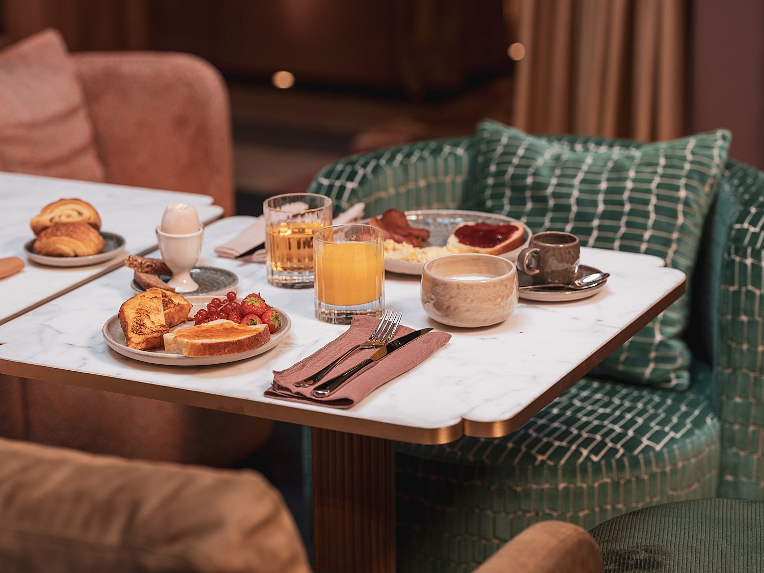 Boudoir des Muses Hotel — eat & drink