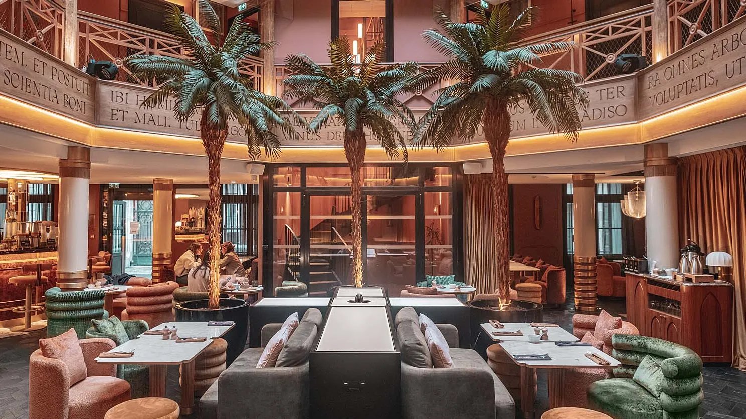 Boudoir des Muses Hotel — eat & drink