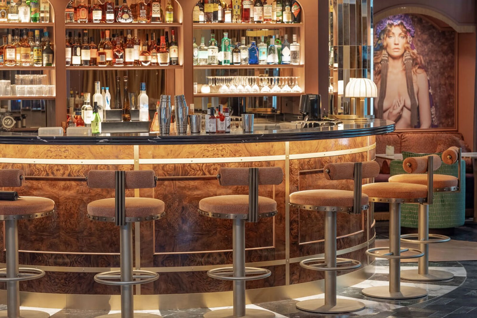 Boudoir des Muses Hotel — eat & drink