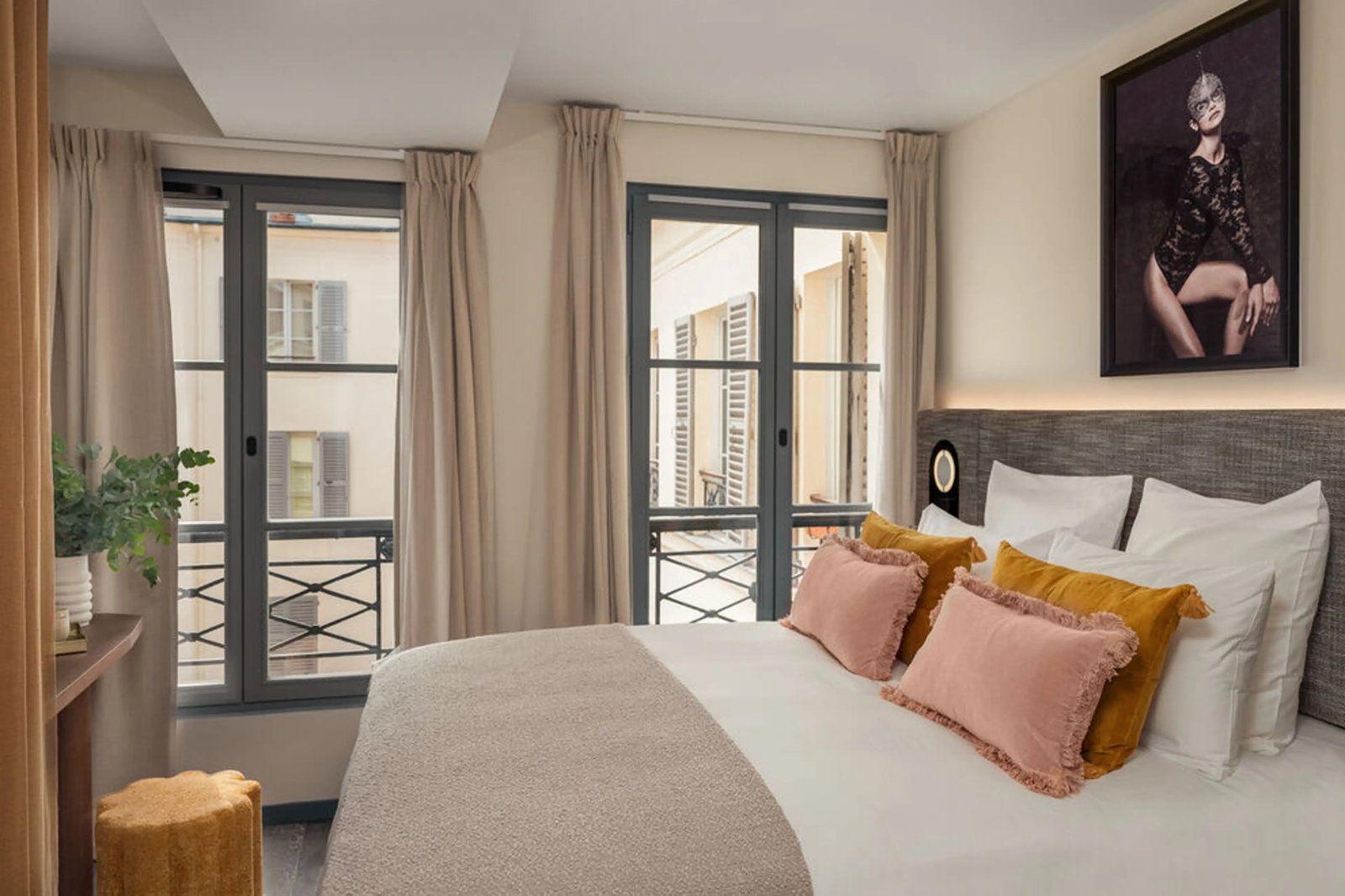 Boudoir des Muses Hotel — rooms