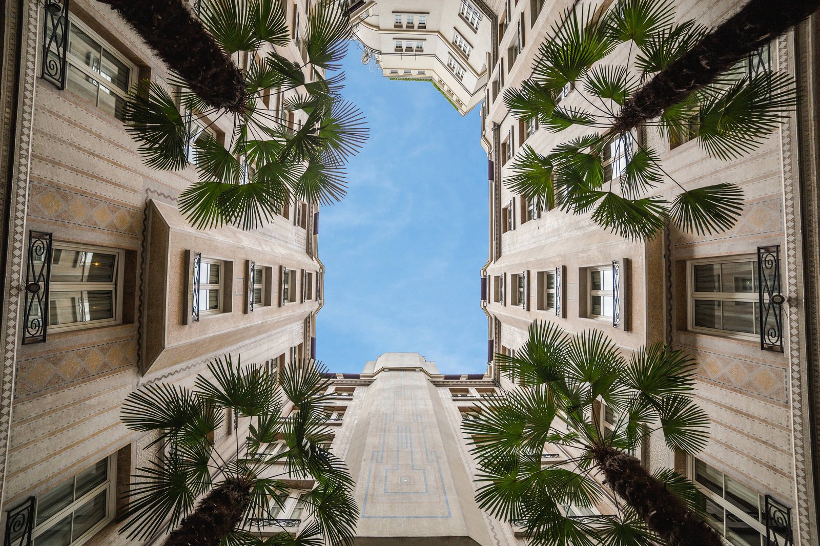 Prince de Galles, a Luxury Collection Hotel, Paris — vibe