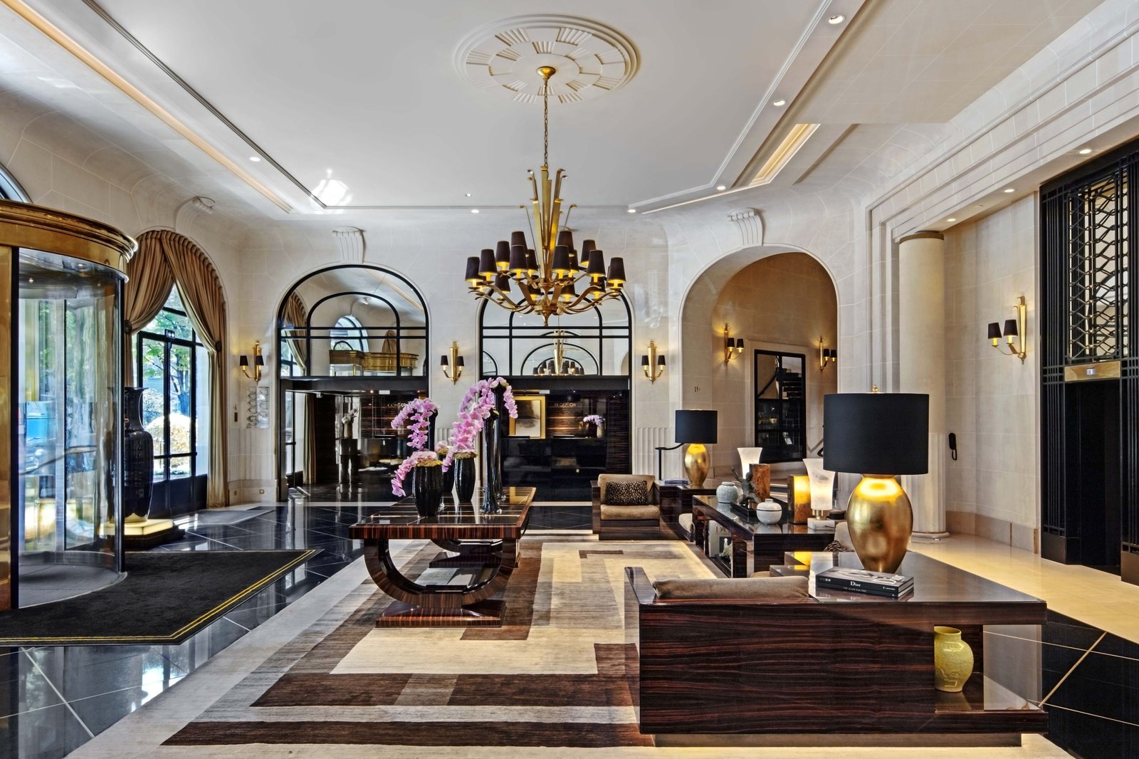 Prince de Galles, a Luxury Collection Hotel, Paris — vibe
