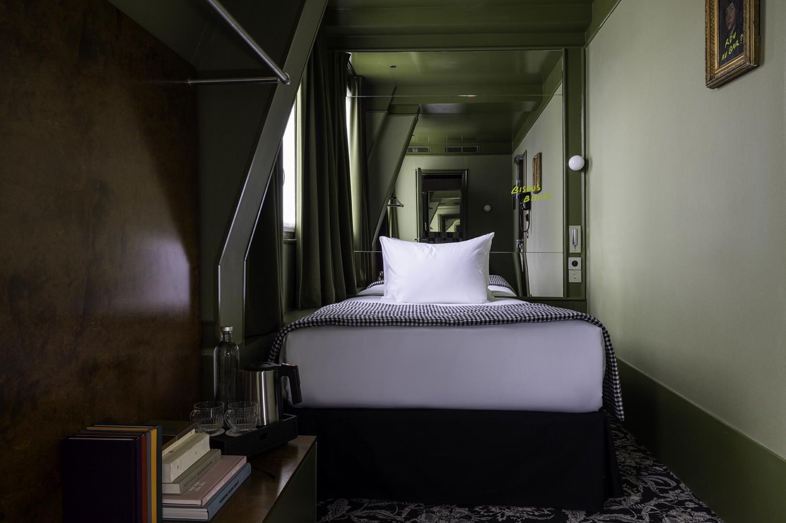 La Conversation — rooms