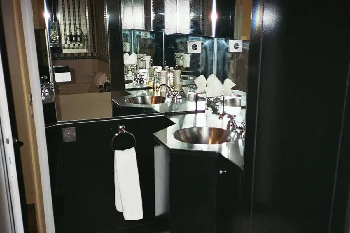 Les Suites Cinabre — rooms