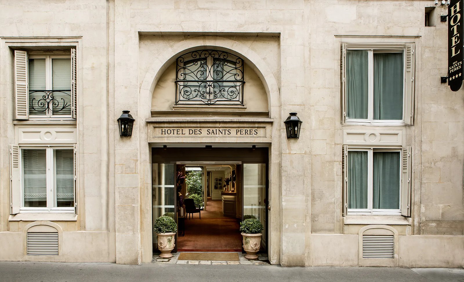 Hôtel des Saints Pères — backstory