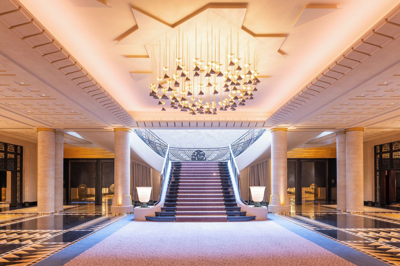 L'Hôtel du Collectionneur — vibe