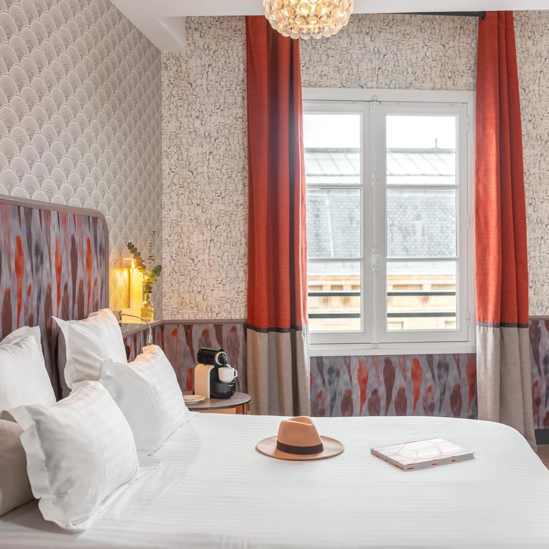 Hôtel Crayon Rouge — rooms