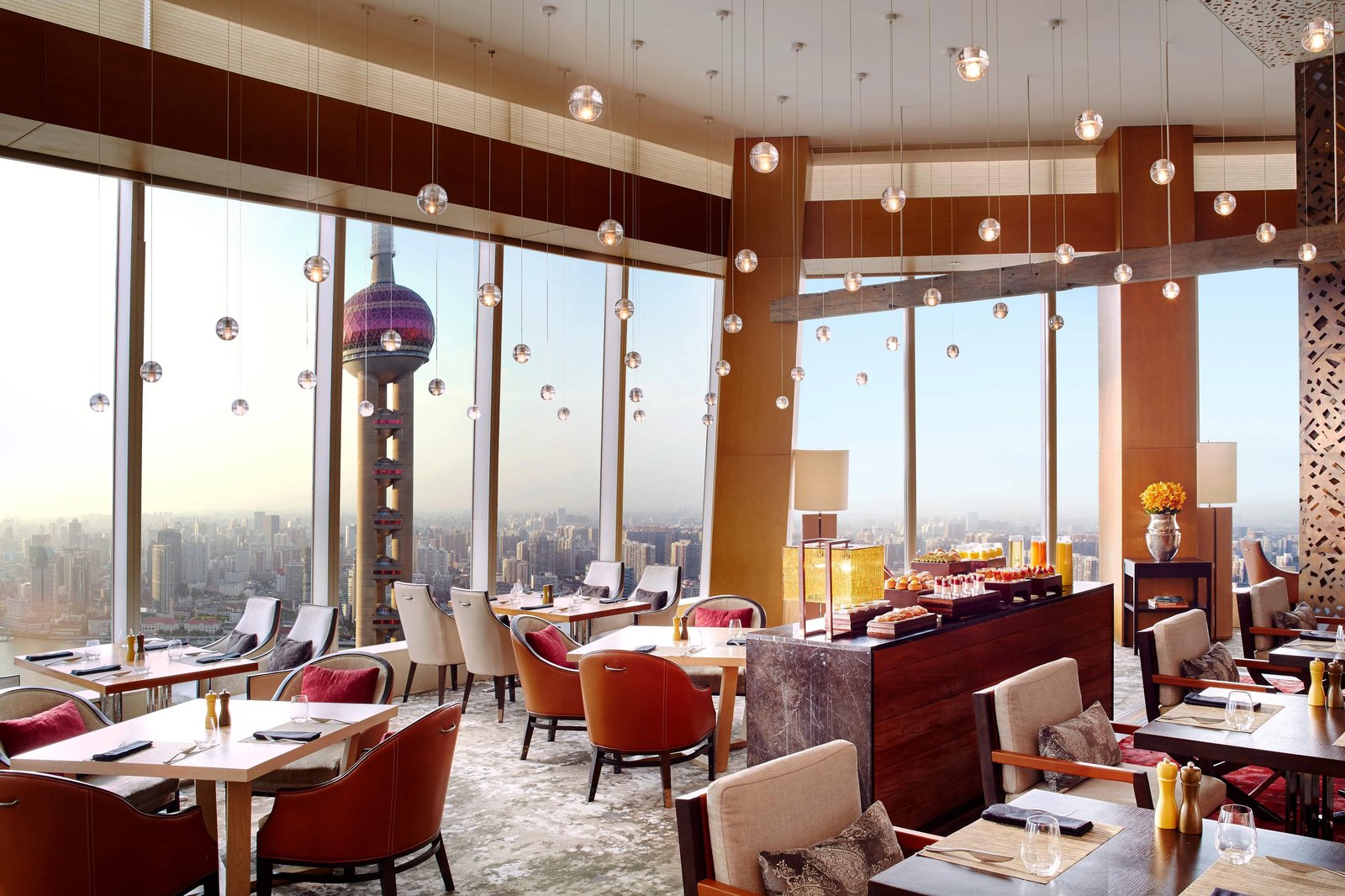 The Ritz-Carlton Shanghai Pudong, scena di angelo