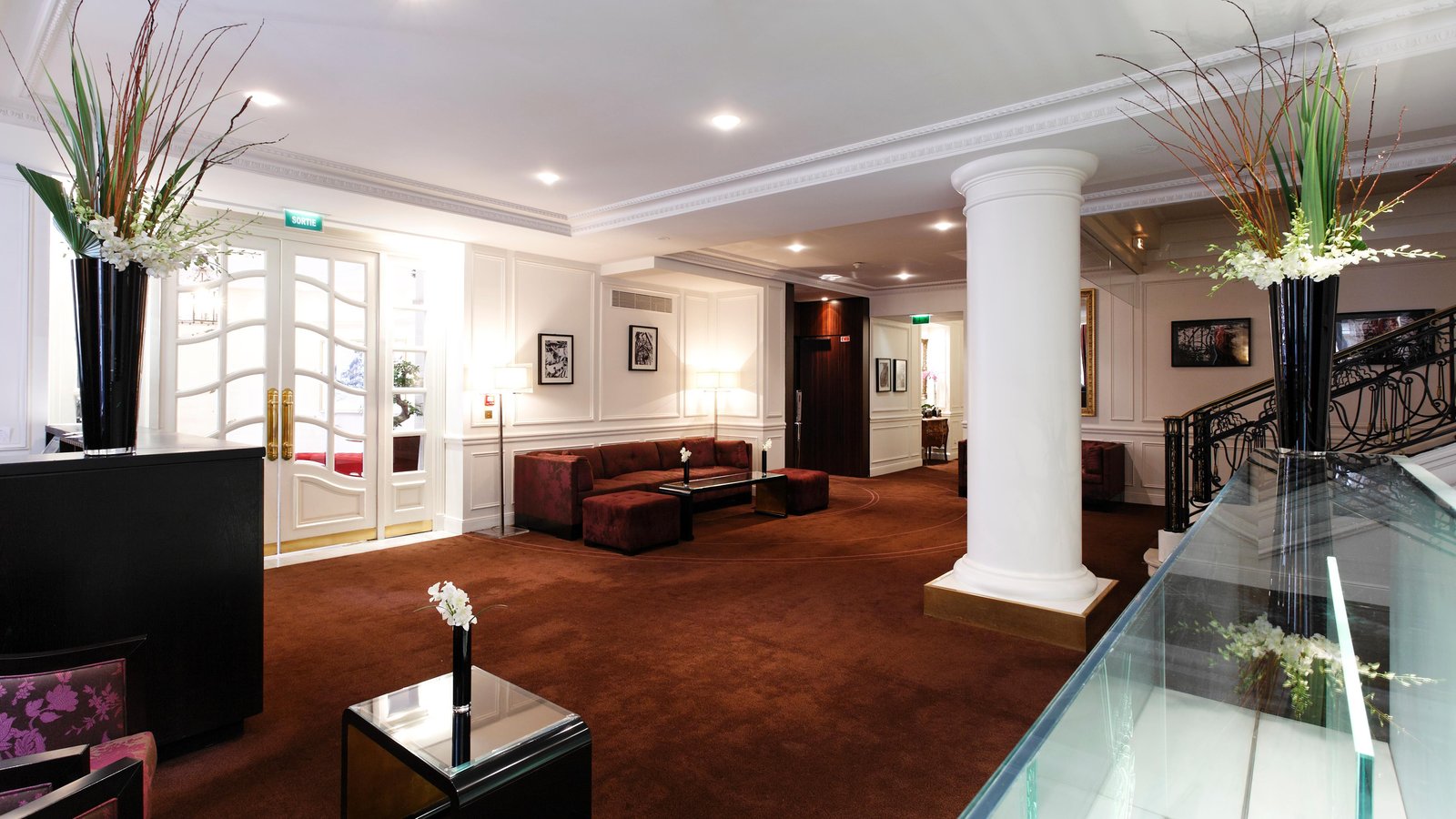 La Tremoille Hotel — vibe