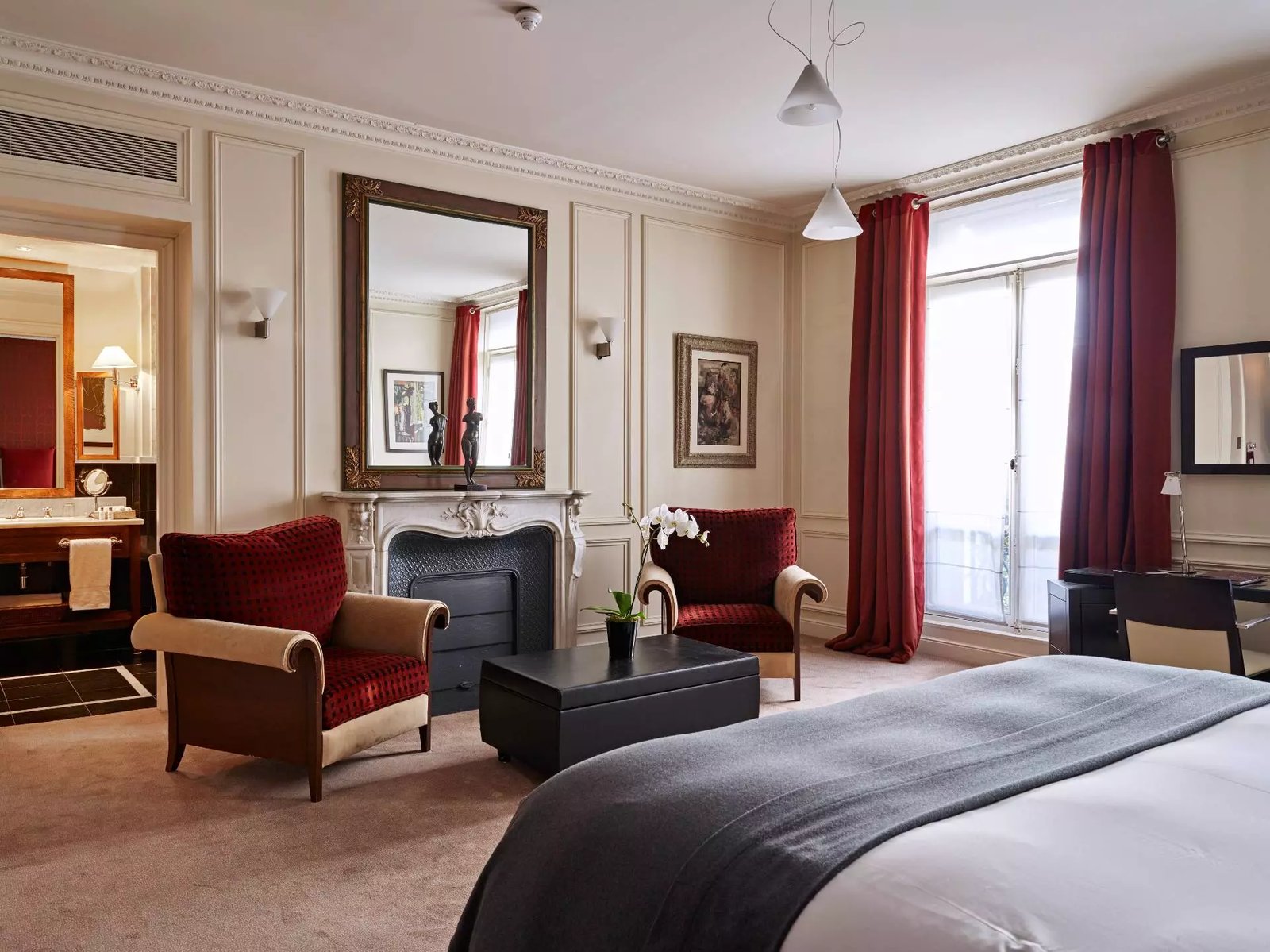 La Tremoille Hotel — rooms