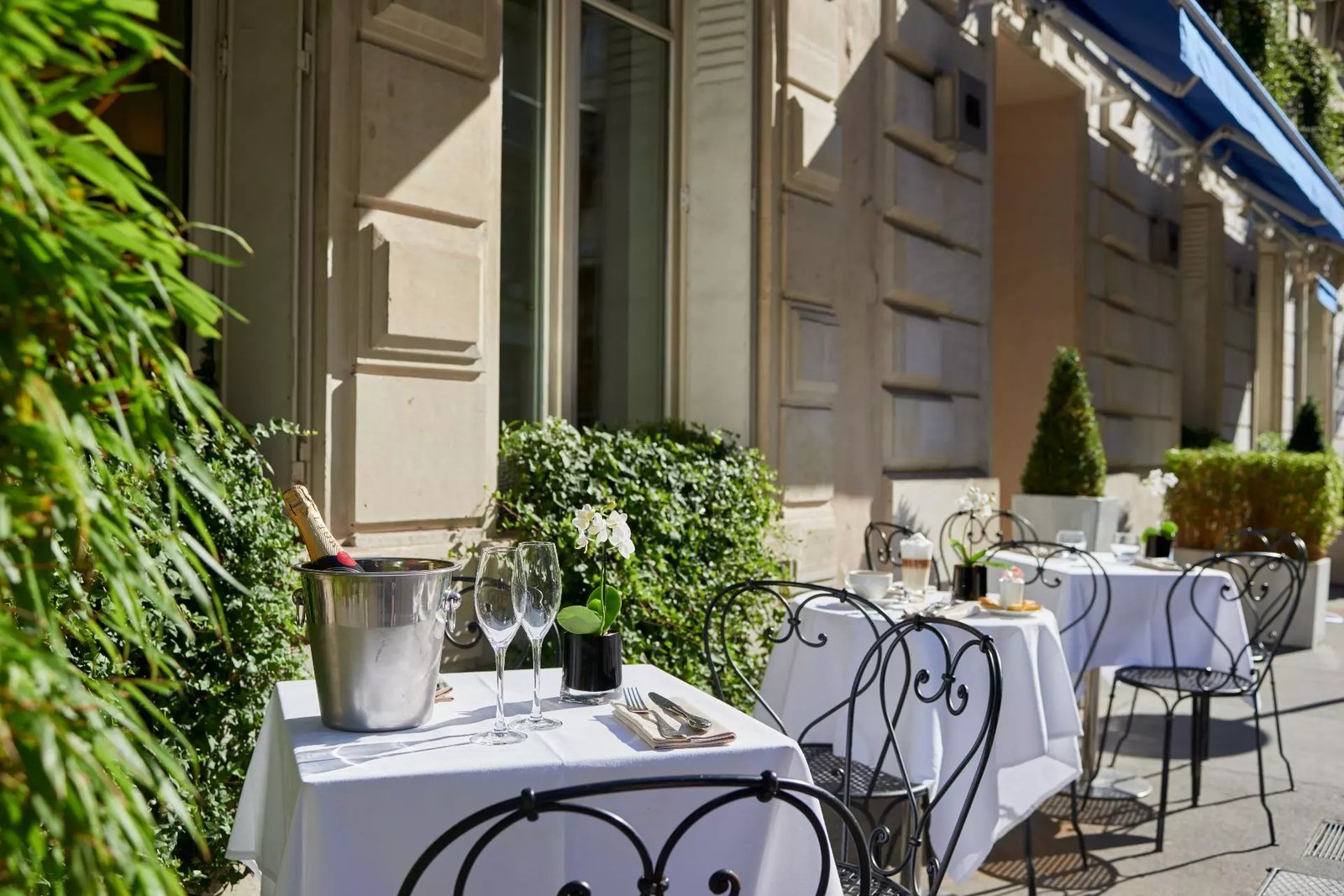 La Tremoille Hotel — eat & drink