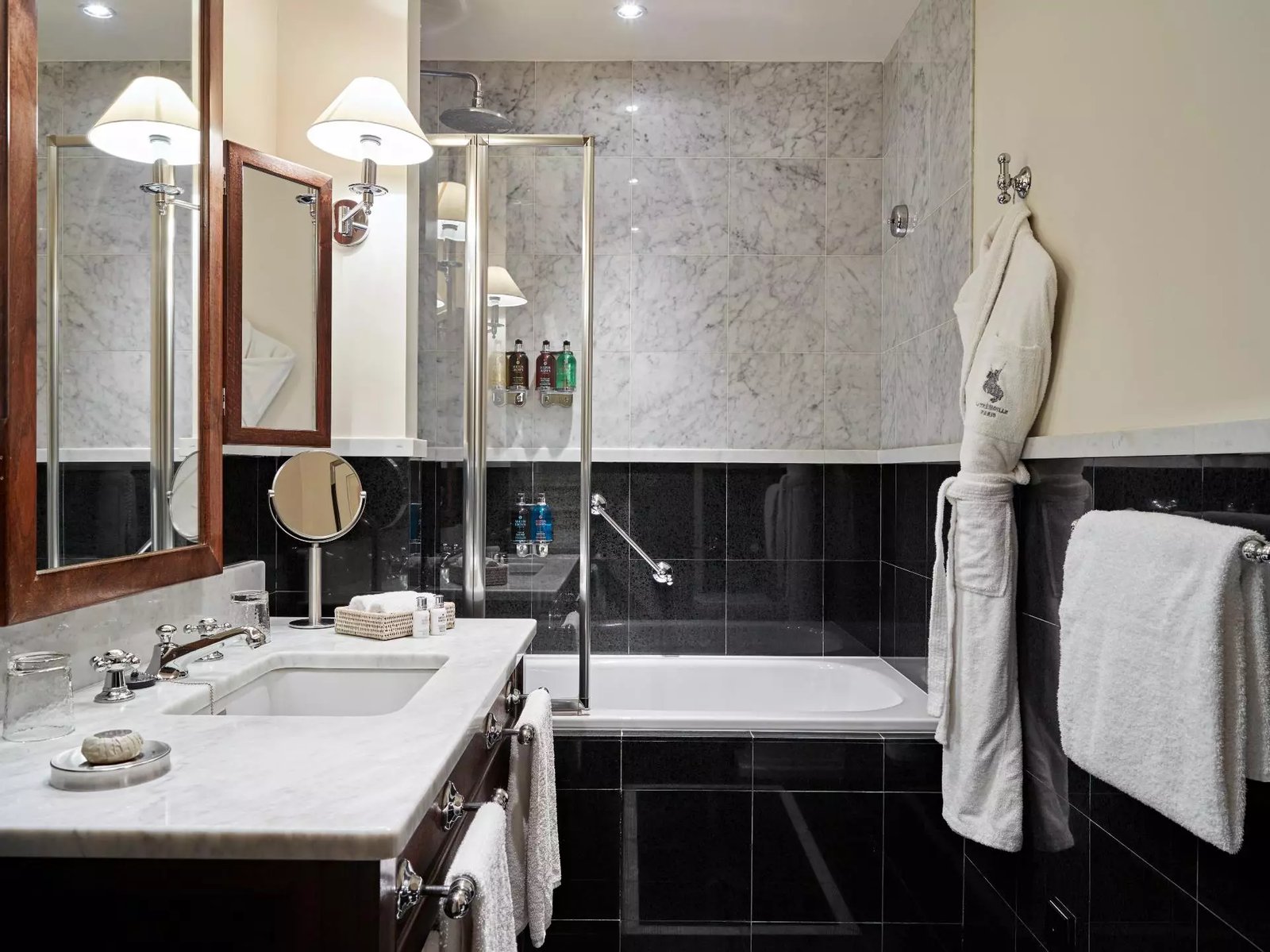 La Tremoille Hotel — rooms
