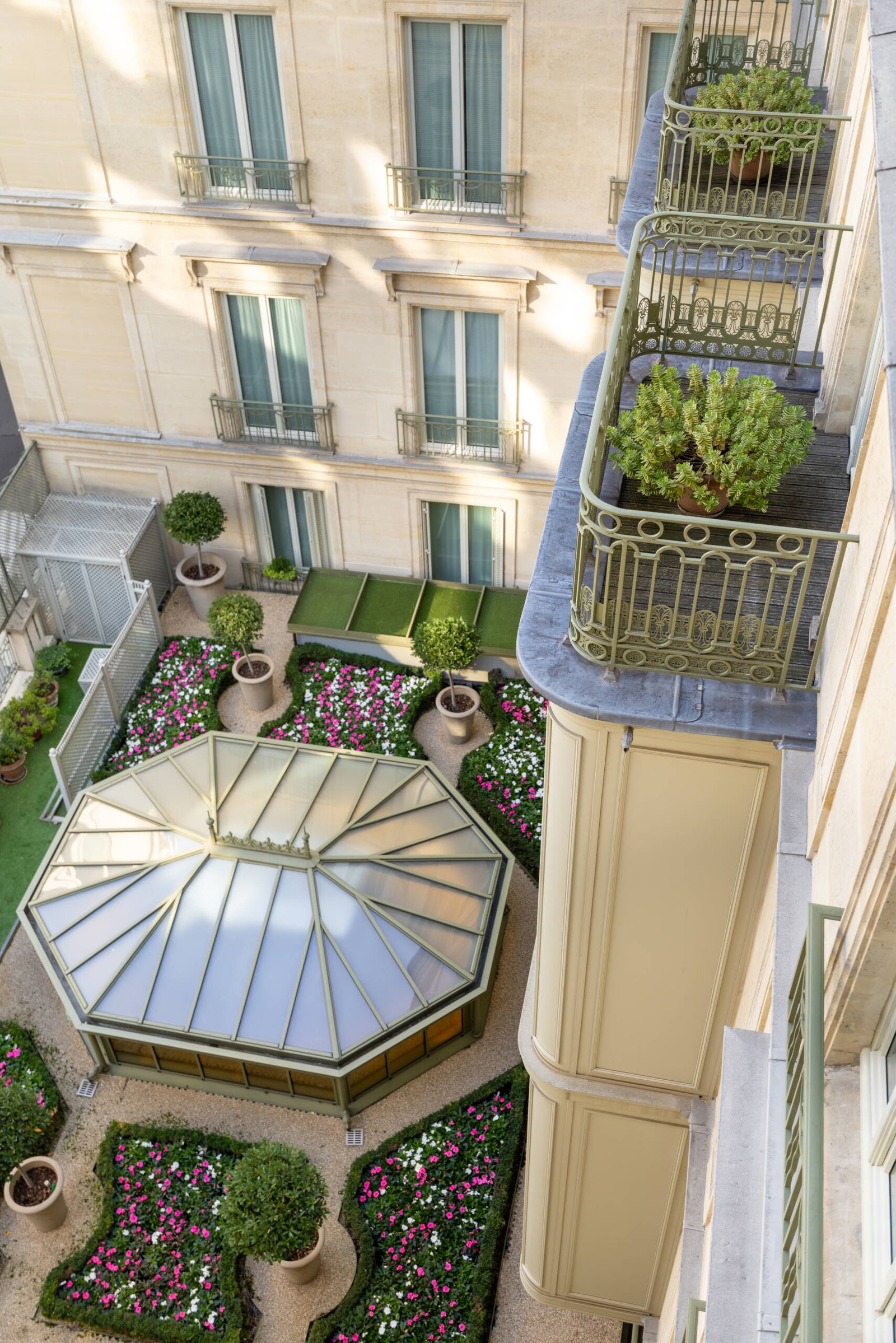 Hôtel Bedford Paris — vibe