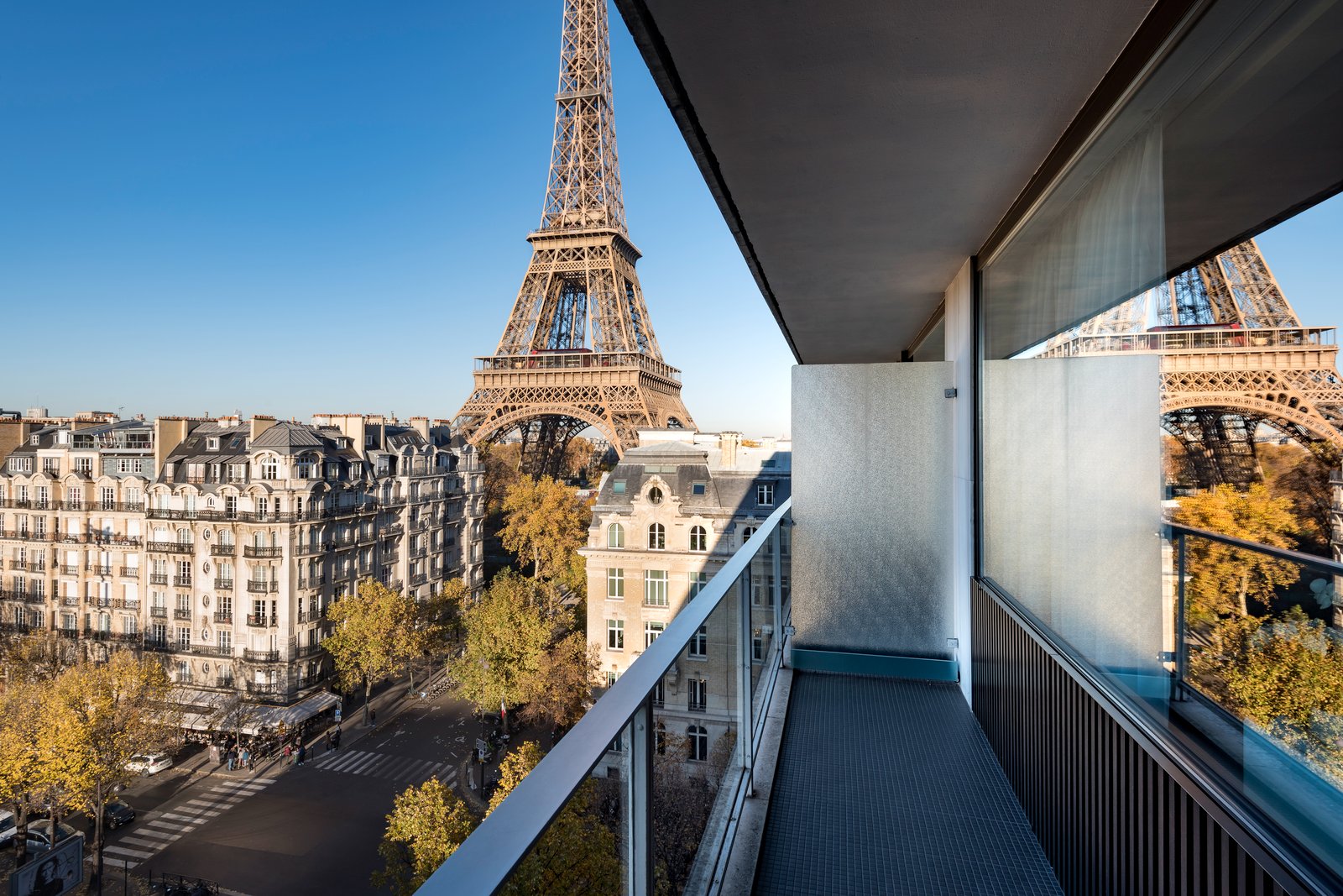 Pullman Paris Tour Eiffel — vibe
