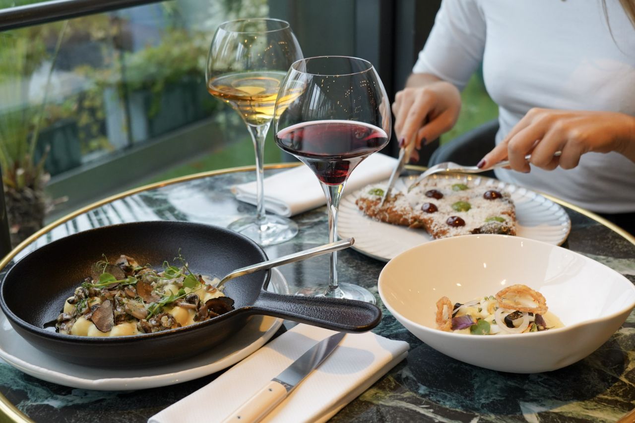 Pullman Paris Tour Eiffel — eat & drink