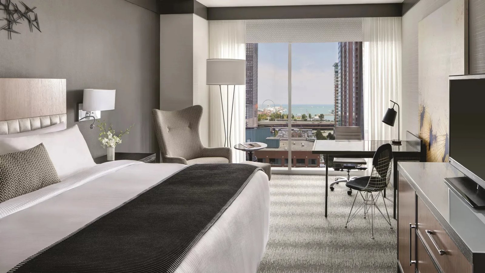 Loews Chicago Hotel — rooms