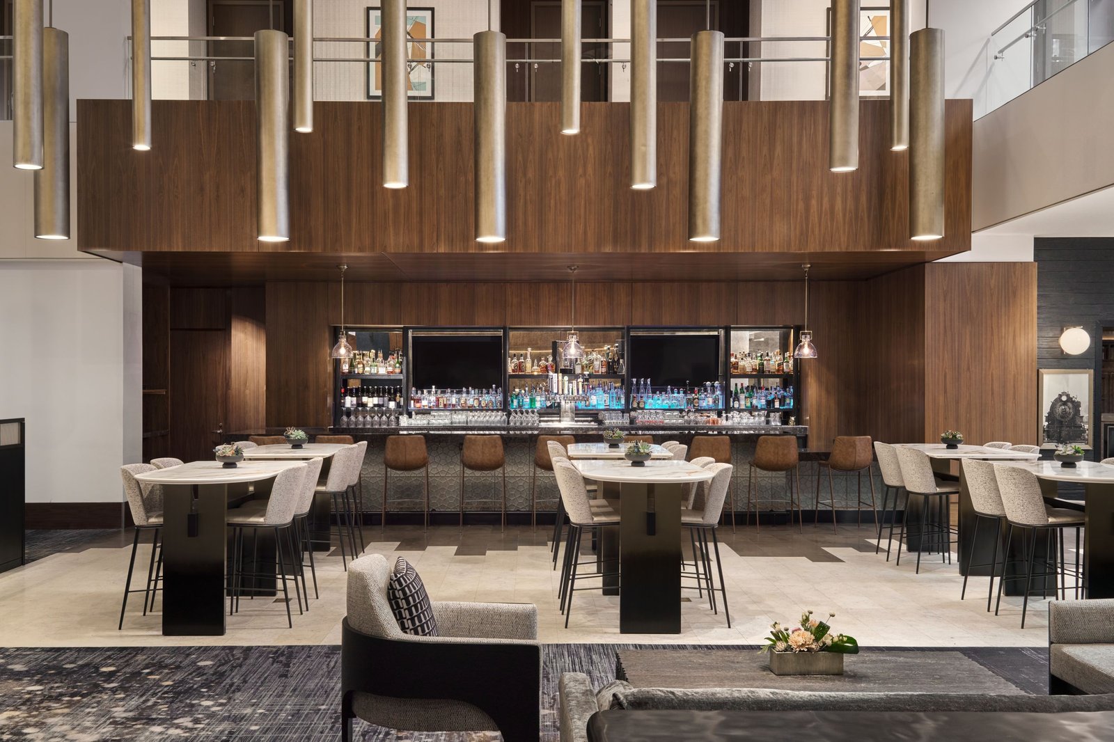 Loews Chicago Hotel, lobby lounge