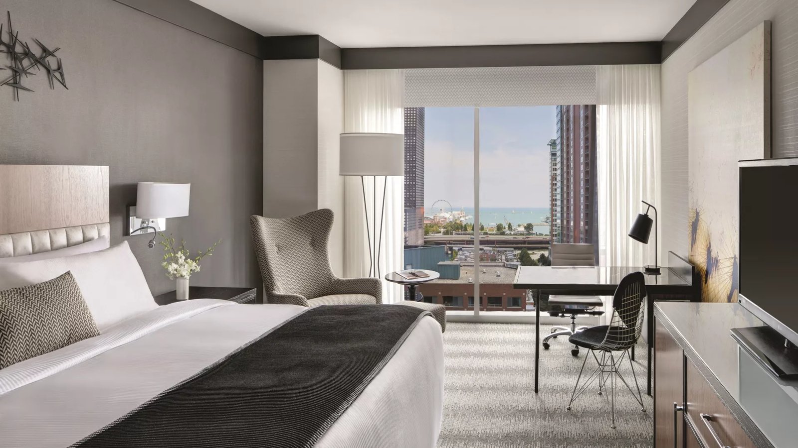 Loews Chicago Hotel — rooms