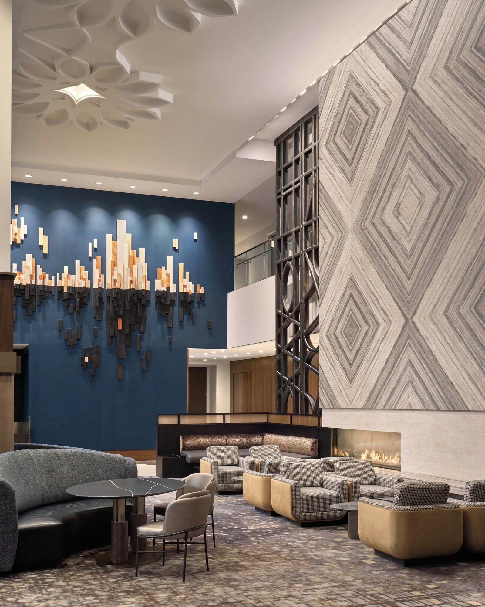 Loews Chicago Hotel — vibe